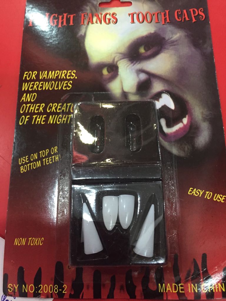 HA117 Vampire Tooth Caps/Fangs
