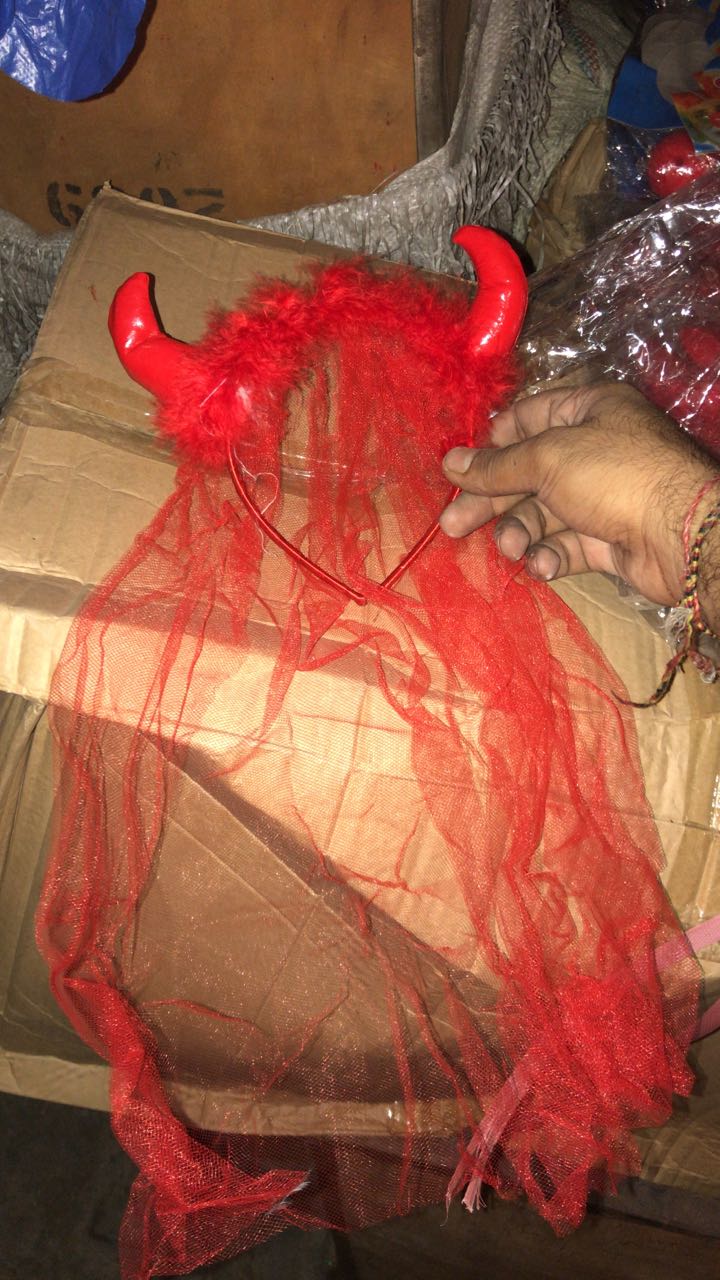 HA143 Horns with Net