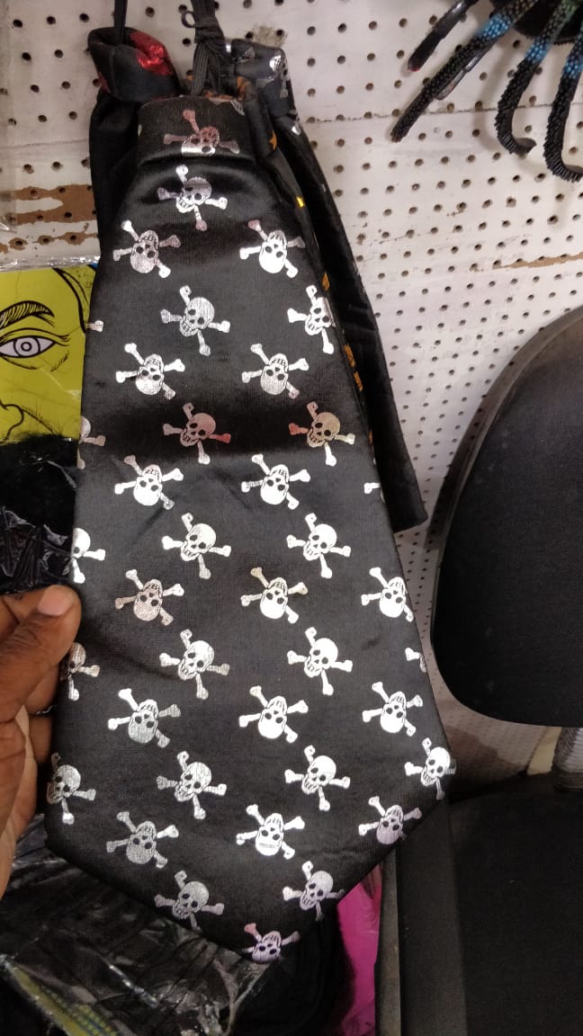 HC50 Skull Tie